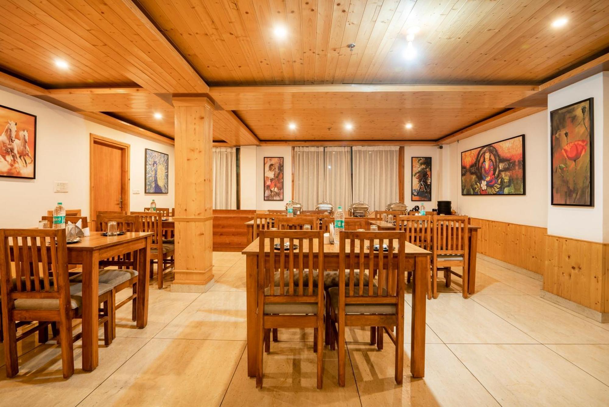 Treebo Premium Sattva With Mountain View Hotel Manāli Eksteriør billede
