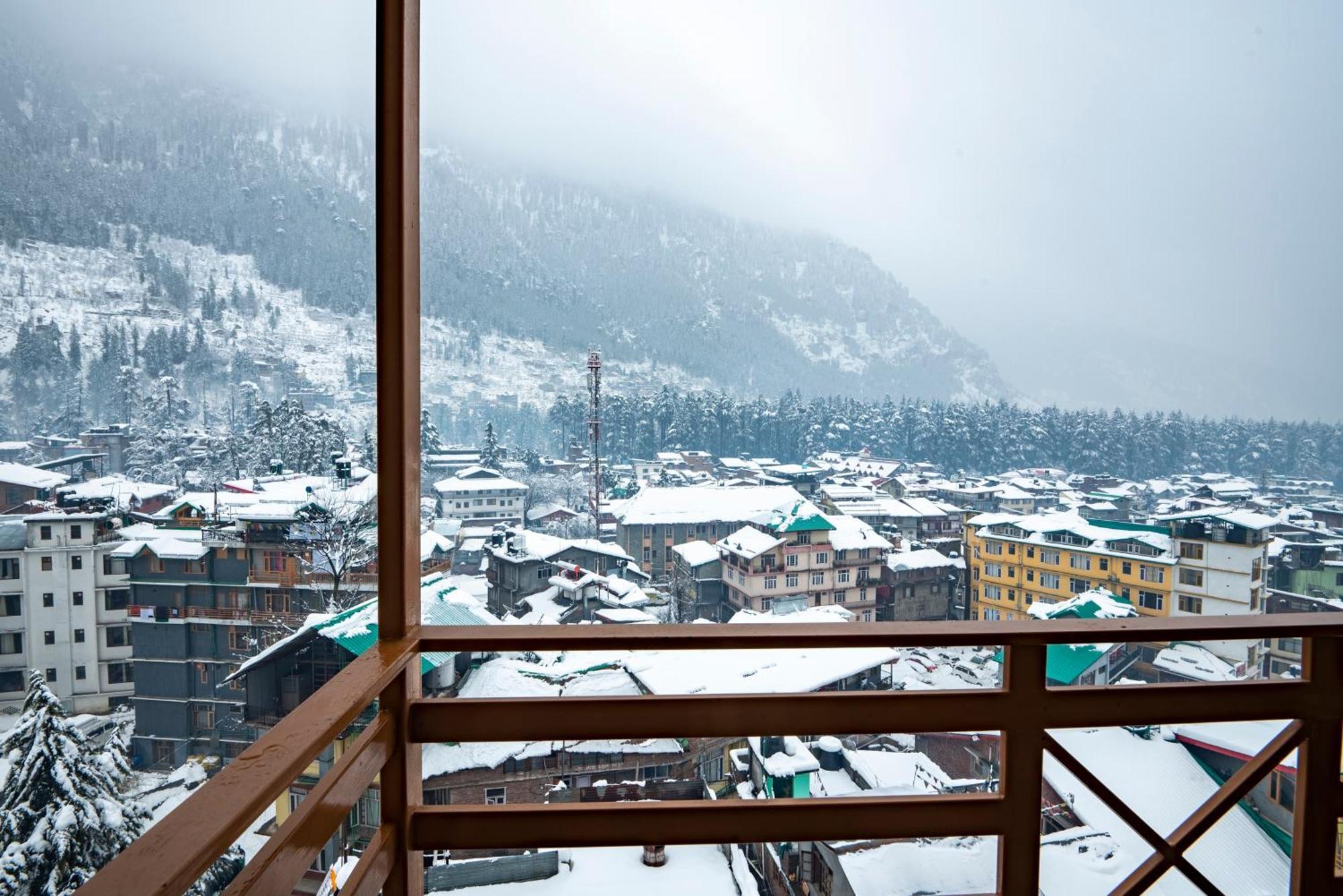 Treebo Premium Sattva With Mountain View Hotel Manāli Eksteriør billede